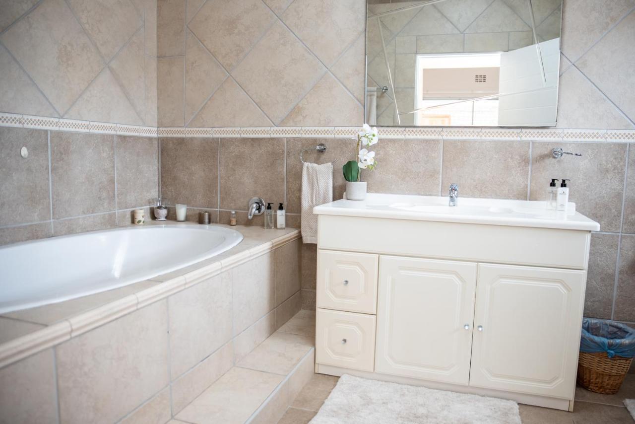 Settle Inn Self Catering Units Colchester Buitenkant foto
